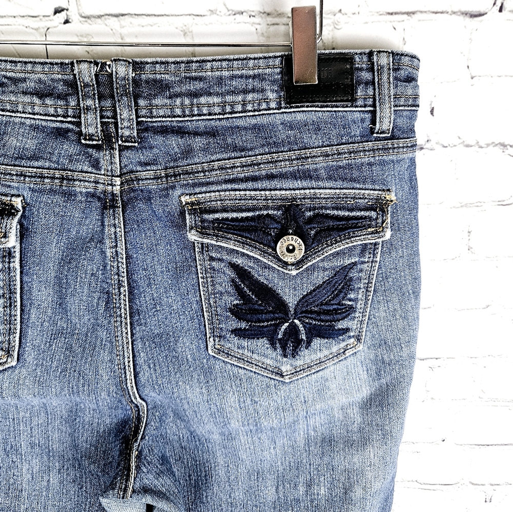 FRILLI EXCHANGE | embroidered flap pocket straight leg jeans
